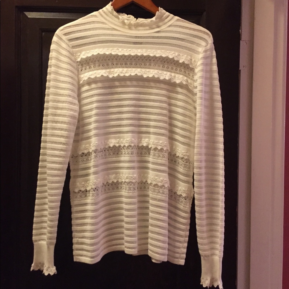 NWT pretty and classy WHBM lightweight sweater